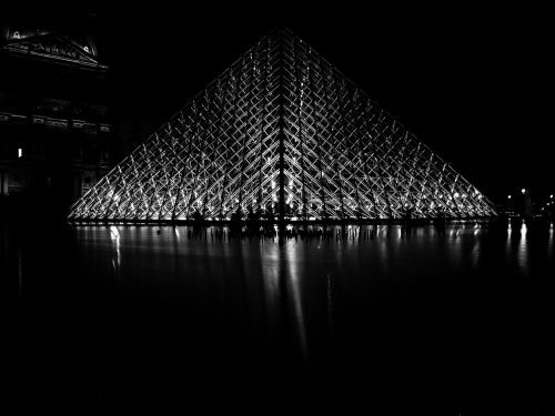 #9 Paris – Pyramide du Louvre